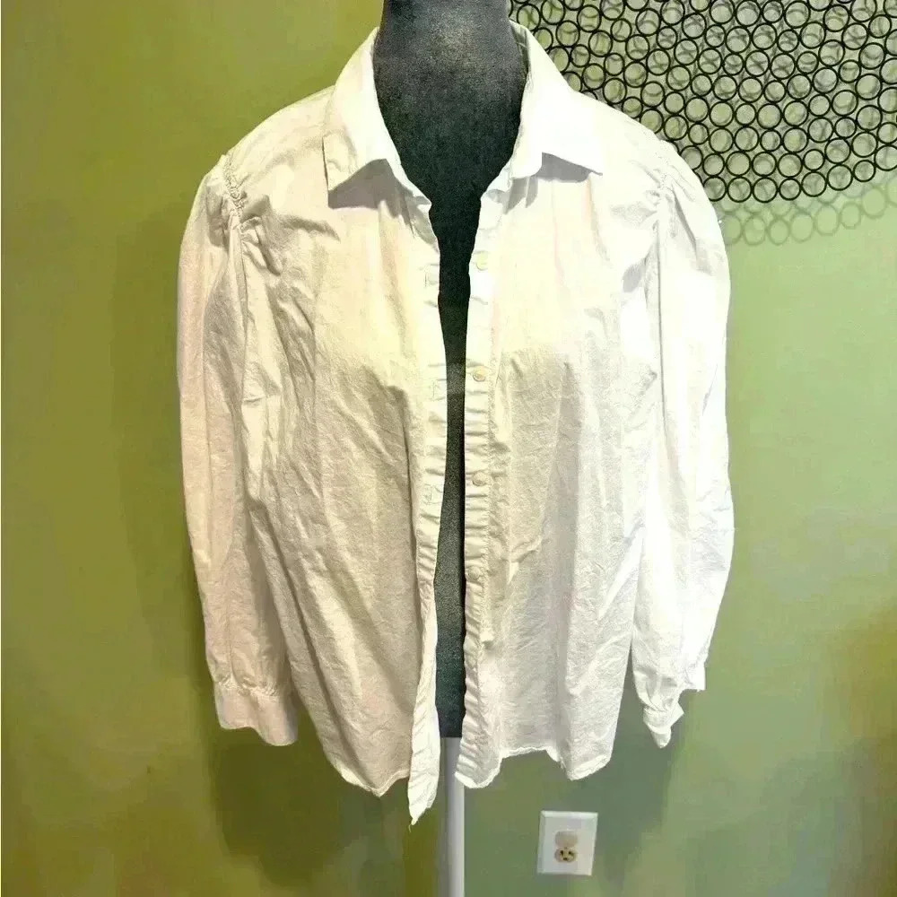 Old Navy - Women’s button down shirt white - Size Large